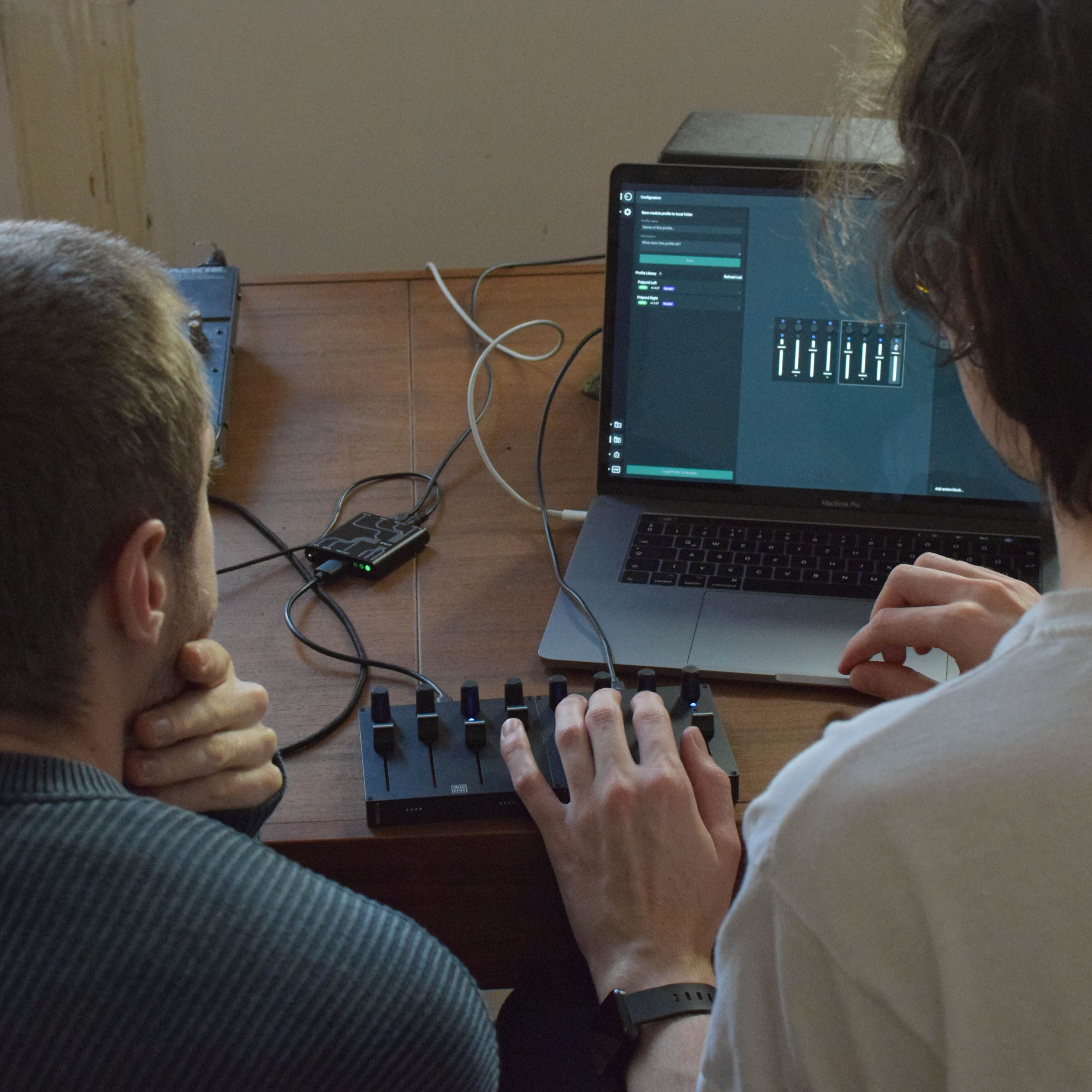 Create music without a computer: become DAWless with Grid & Knot
