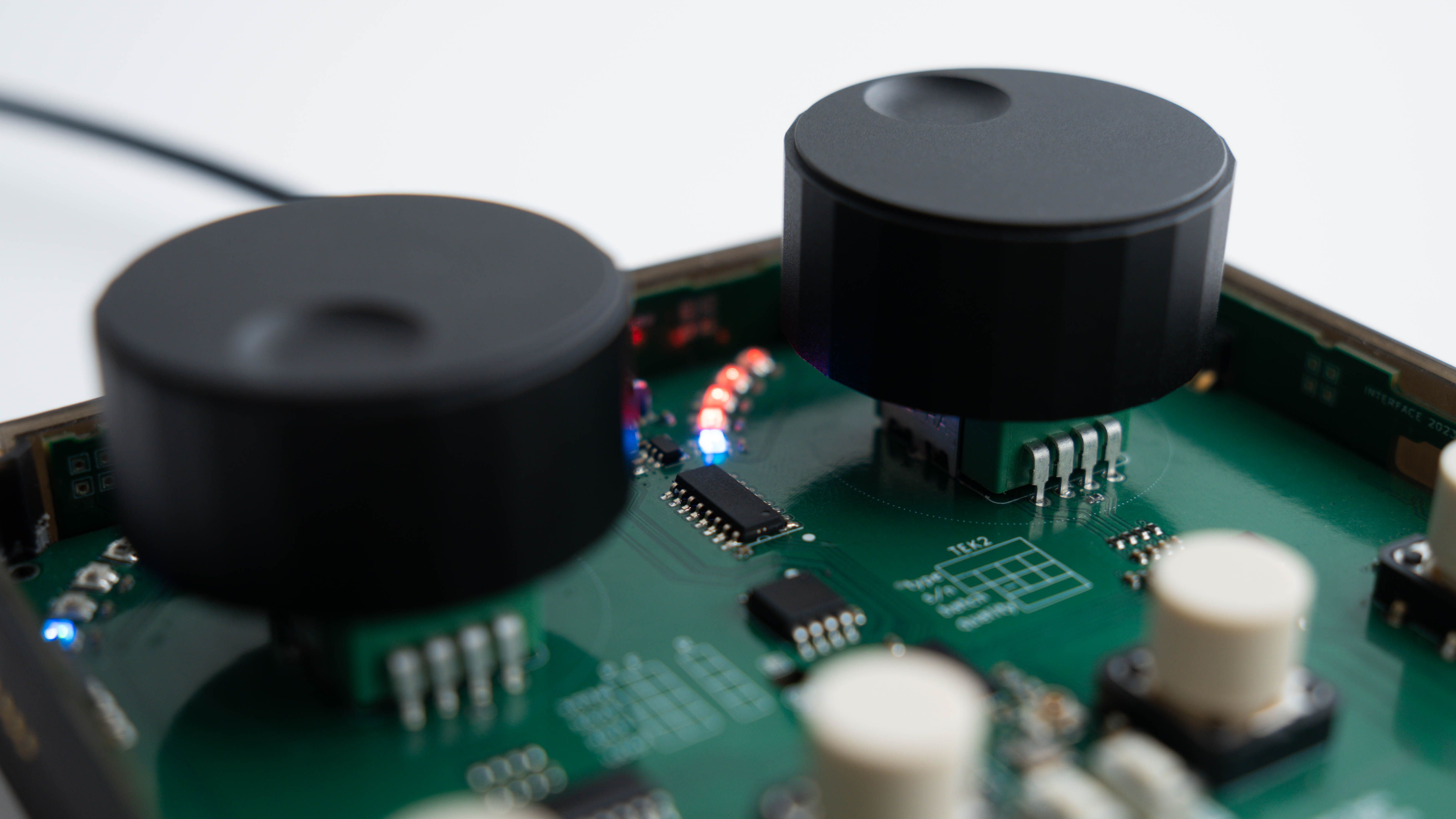 Introducing TEK2 Grid,  the fully compact, modular rotary knob controller