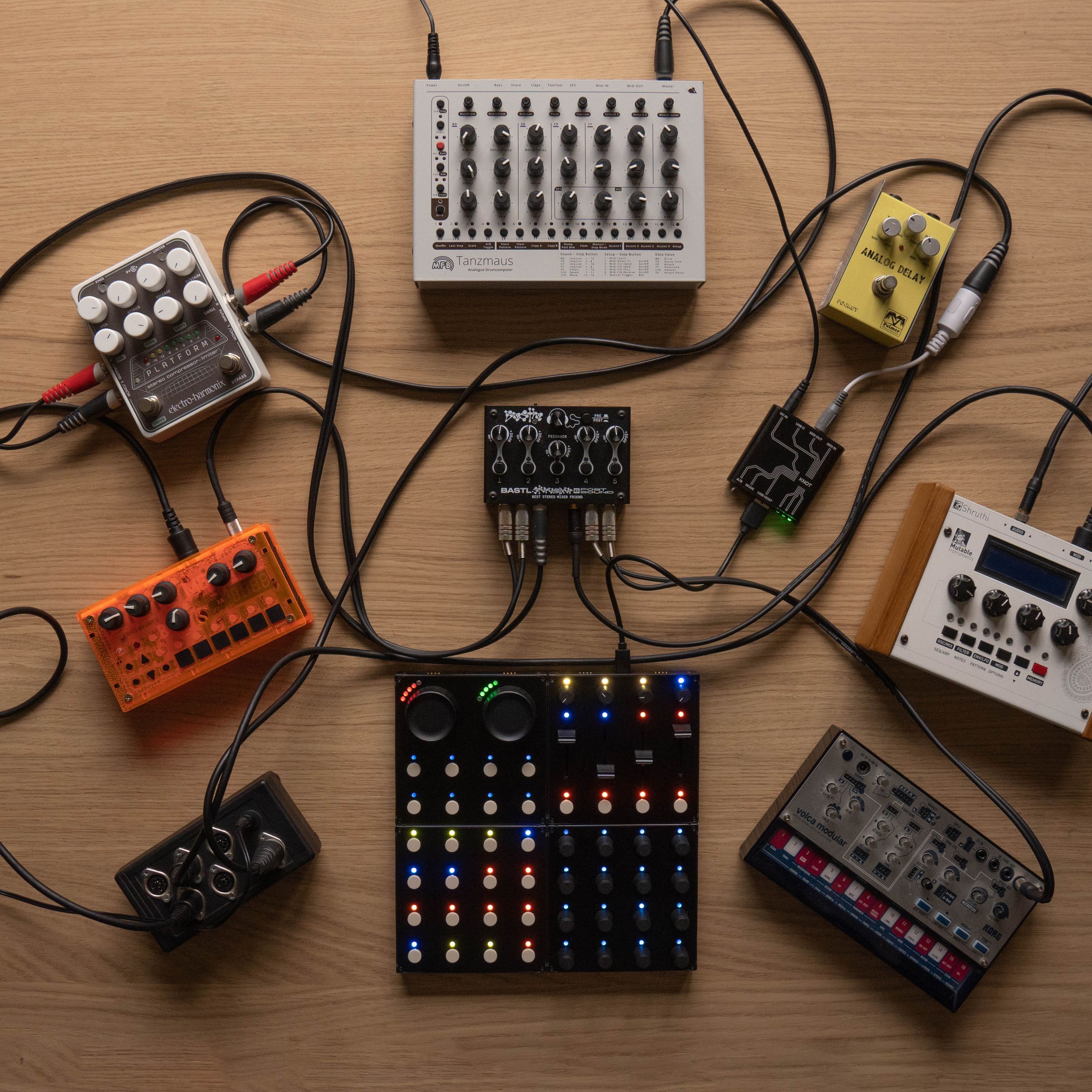 Music gears connected to Knot